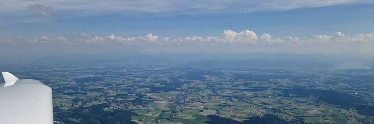 Flugwegposition um 14:02:54: Aufgenommen in der Nähe von Gemeinde Geboltskirchen, Geboltskirchen, Österreich in 1754 Meter
